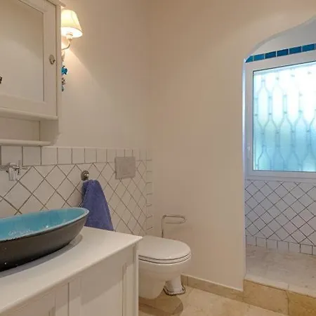 Sleeps 10 Pool Air Con Wifi
