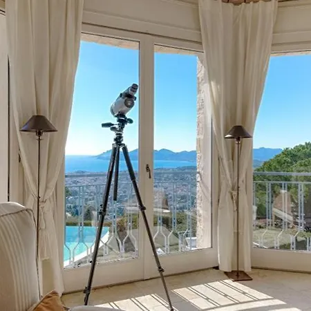 Sleeps 10 Pool Air Con Wifi * 르까네