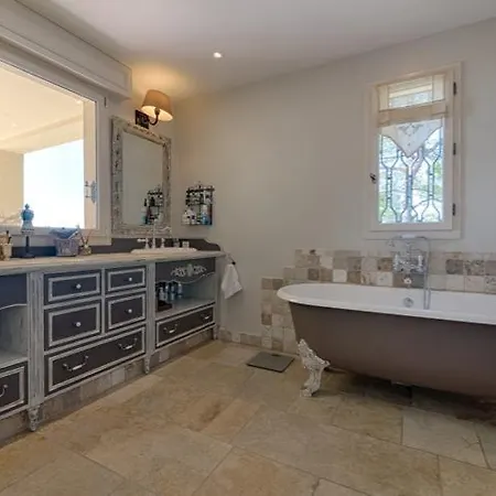 Sleeps 10 Pool Air Con Wifi ル·カネ