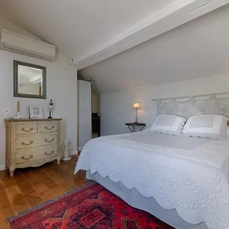 Sleeps 10 Pool Air Con Wifi Le Cannet